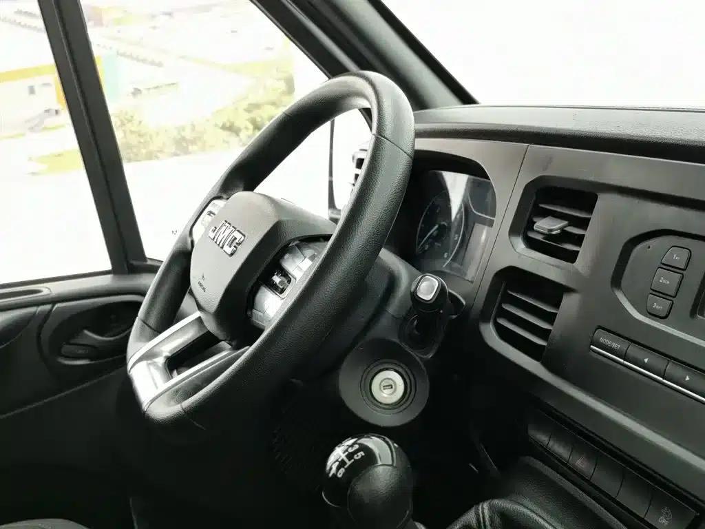 Jiangling Fushun 2022 2.0T Manual Multi-functional Passenger Vehicle, Short Wheelbase, Low Roof, 6 Seats — миниатюра 22