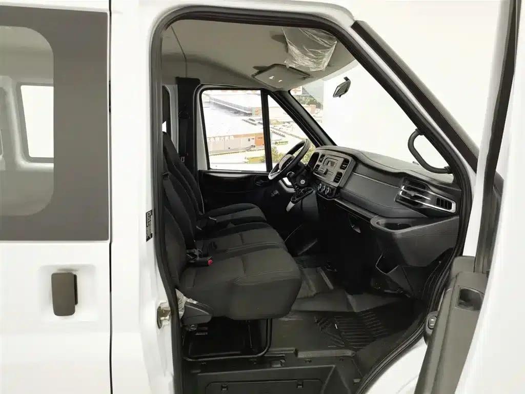 Jiangling Fushun 2022 2.0T Manual Multi-functional Passenger Vehicle, Short Wheelbase, Low Roof, 6 Seats — миниатюра 23