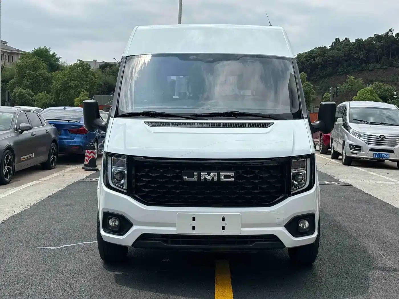 Jiangling Fushun 2023 2.0T Manual Short Wheelbase Mid-Roof Commercial Multi-Purpose Passenger Vehicle (6 Seats) — миниатюра 2