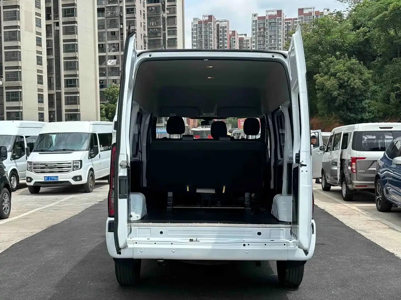 Jiangling Fushun 2023 2.0T Manual Short Wheelbase Mid-Roof Commercial Multi-Purpose Passenger Vehicle (6 Seats) — миниатюра 12