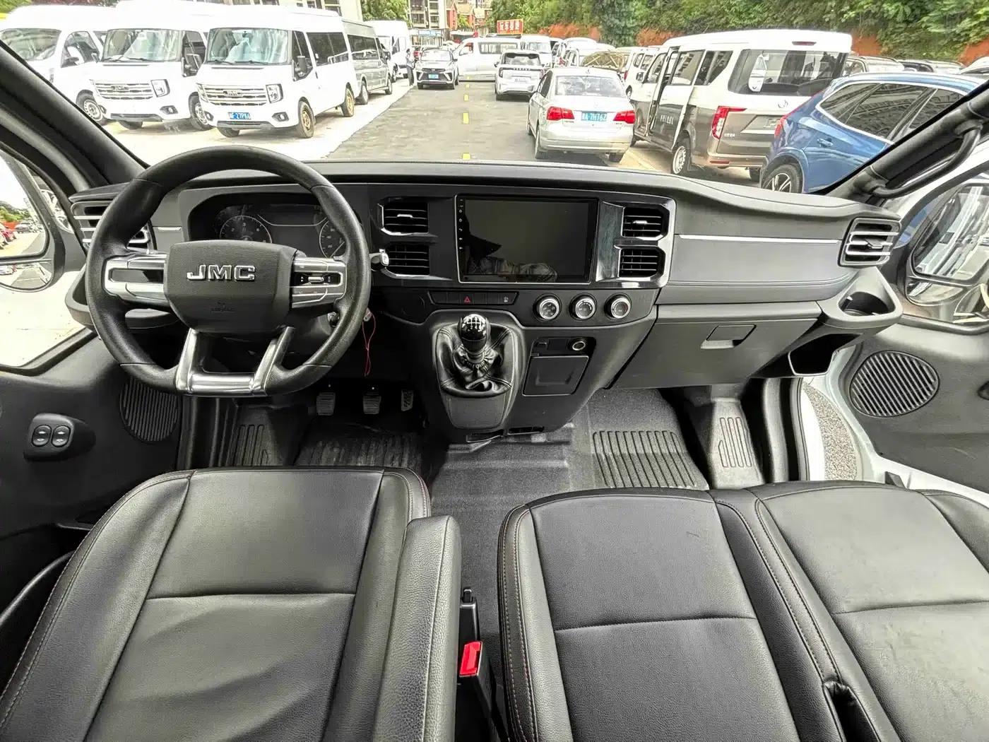 Jiangling Fushun 2023 2.0T Manual Short Wheelbase Mid-Roof Commercial Multi-Purpose Passenger Vehicle (6 Seats) — миниатюра 7
