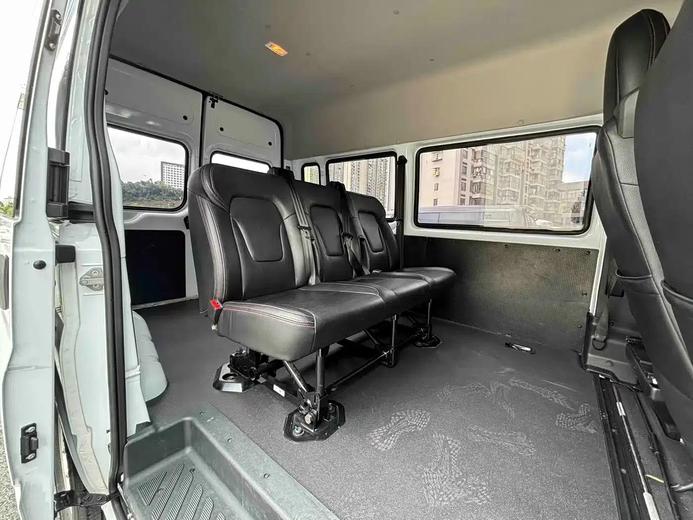 Jiangling Fushun 2023 2.0T Manual Short Wheelbase Mid-Roof Commercial Multi-Purpose Passenger Vehicle (6 Seats) — миниатюра 8