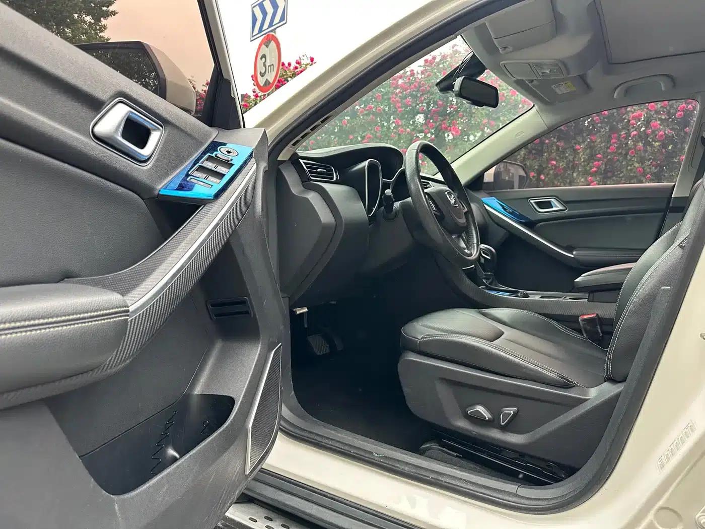 Yusheng S330 2016 1.5L GTDi Automatic 2WD Premium Edition — миниатюра 4
