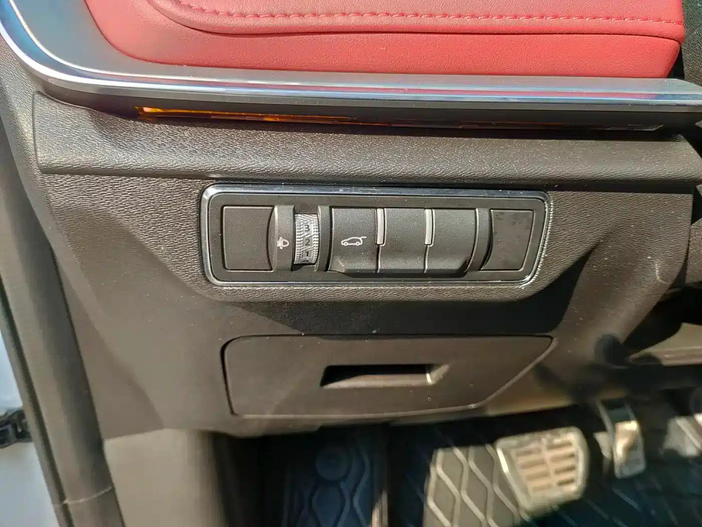 Jetour X70 PLUS 2023 1.6T DCT Strongest PLUS 5-seater — миниатюра 19