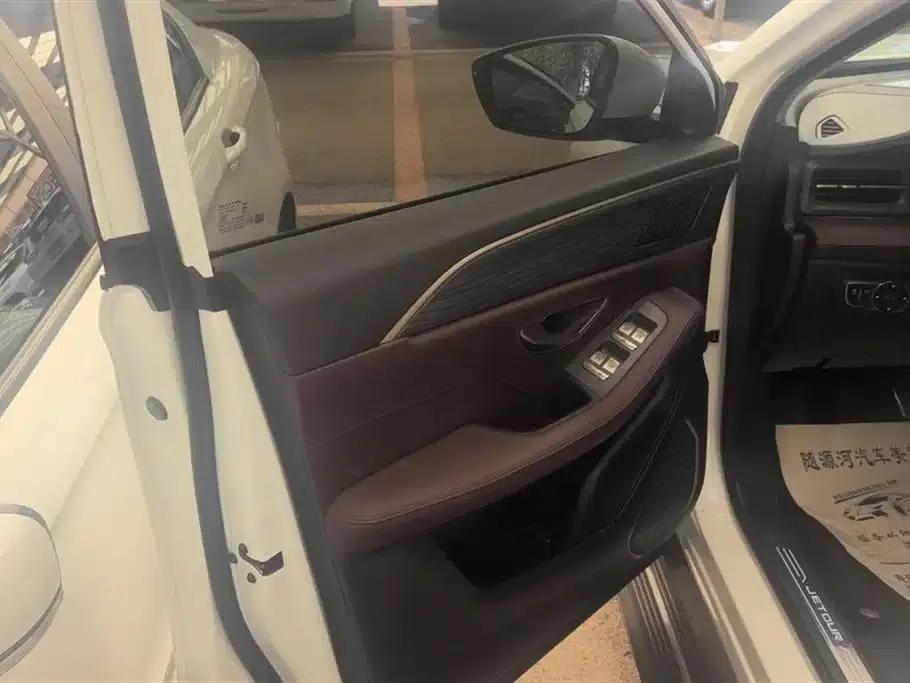 Jetour X90 PLUS 2023 1.6TD DCT Villa 7-Seater — миниатюра 7