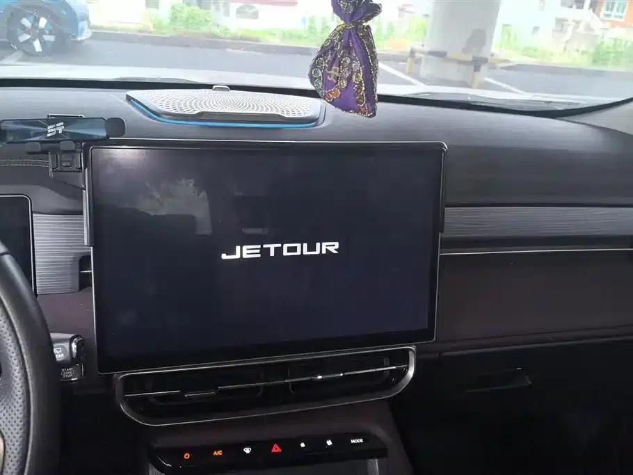Jetour X90 PRO 2024 2.0T DCT Premium Edition 5-seater — миниатюра 13
