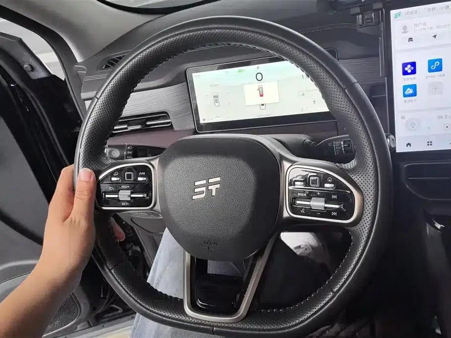 Jetour X90 PRO 2024 2.0T DCT Premium Edition 5-seater — миниатюра 15