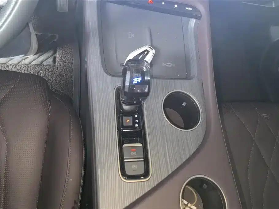 Jetour X90 PRO 2024 2.0T DCT Premium Edition 5-seater — миниатюра 16