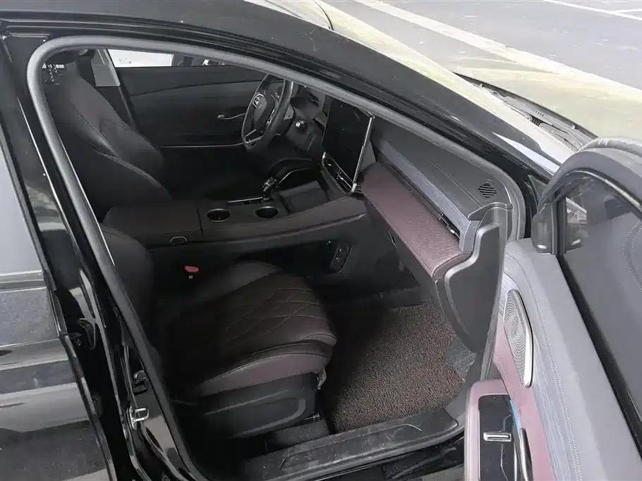 Jetour X90 PRO 2024 2.0T DCT Premium Edition 5-seater — миниатюра 8