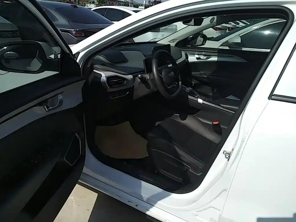 Geely Geometry A 2024 500KM Travel Edition — миниатюра 15