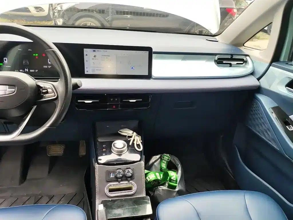 Geely Geometry E Firefly 2022 Model 320KM Cute Tiger 4-Seater — миниатюра 13