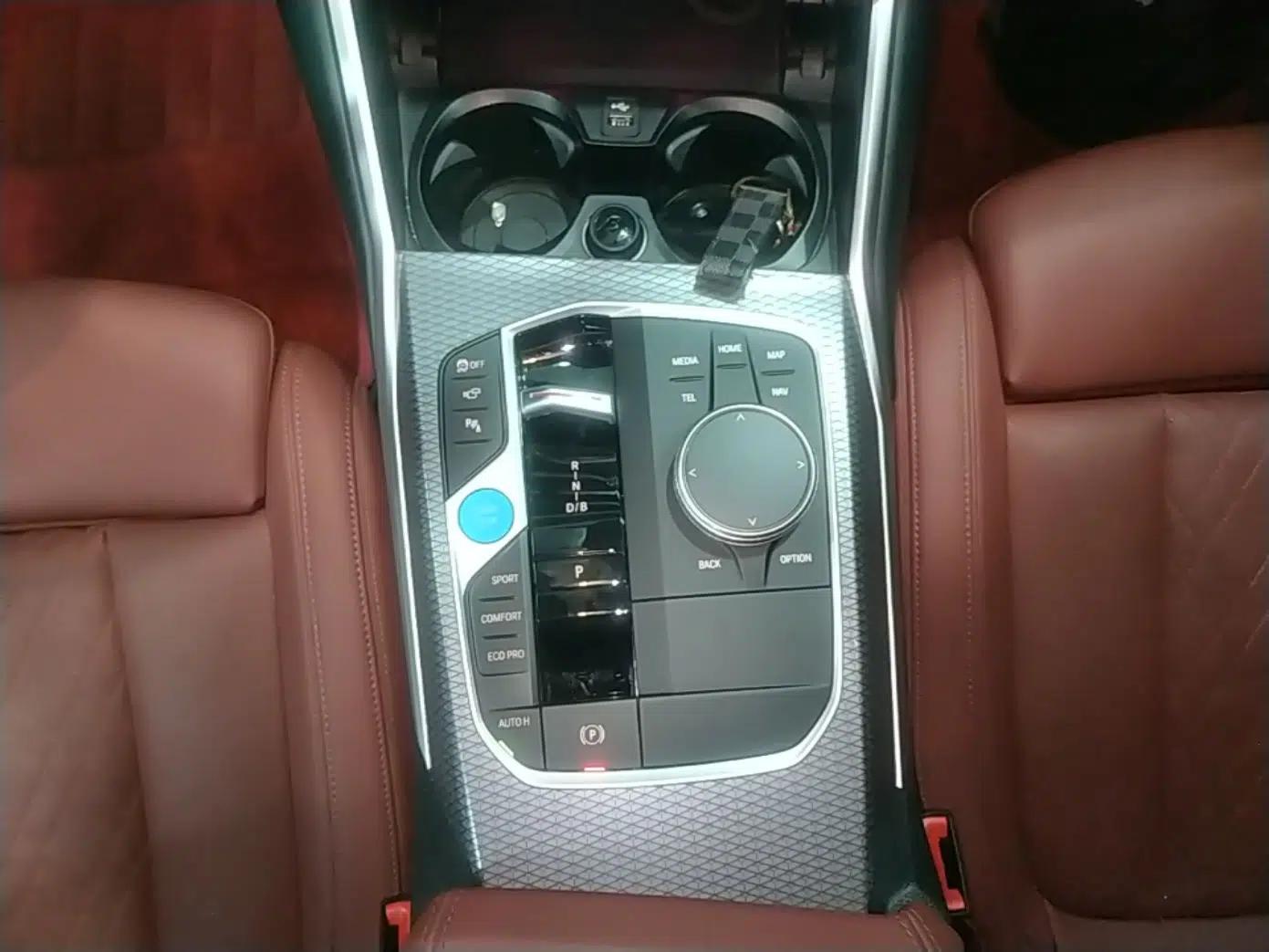 BMW i3 2024 eDrive 40 L Midnight Sports Package — миниатюра 17