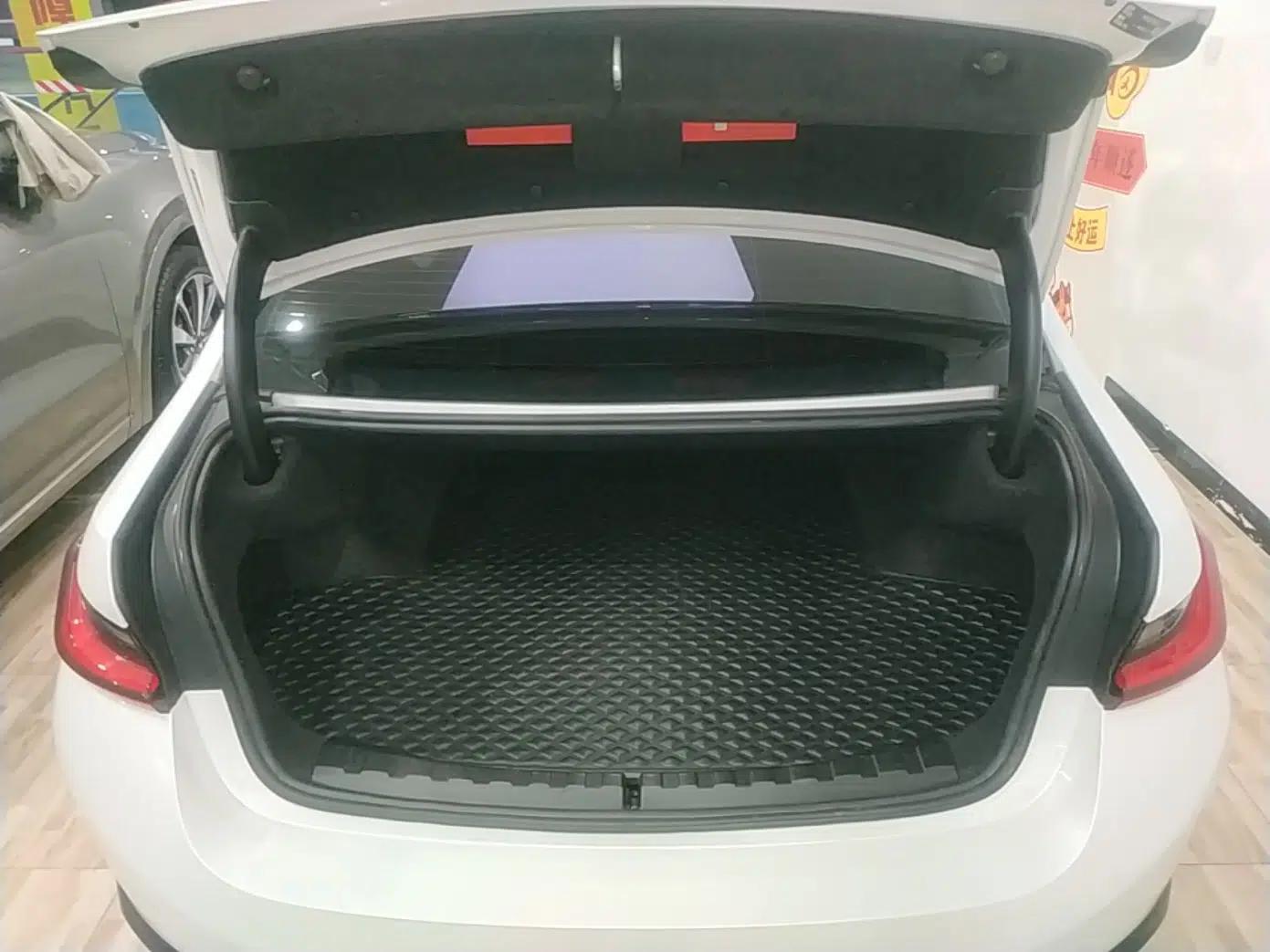 BMW i3 2024 eDrive 40 L Midnight Sports Package — миниатюра 22
