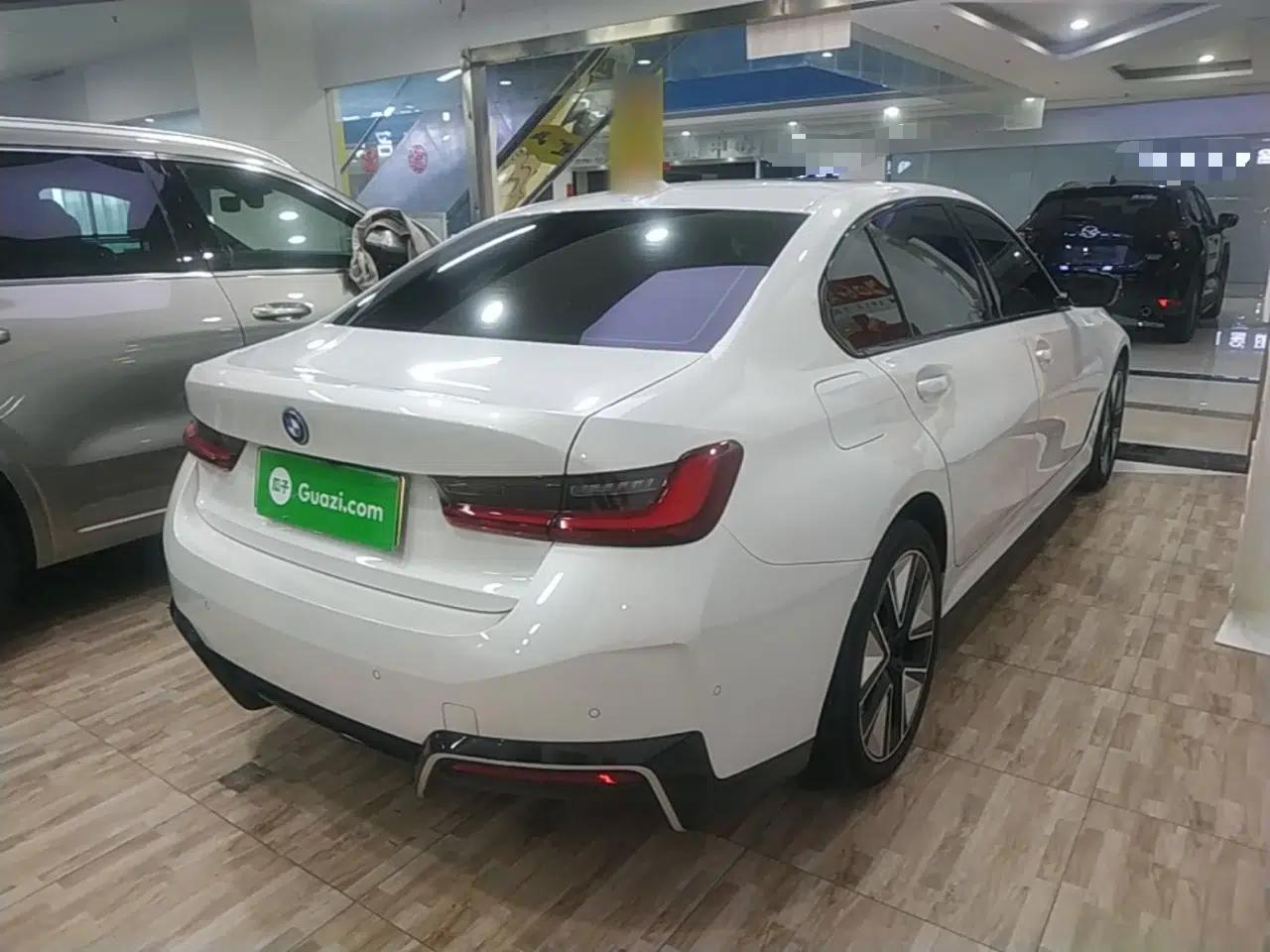 BMW i3 2024 eDrive 40 L Midnight Sports Package — миниатюра 6
