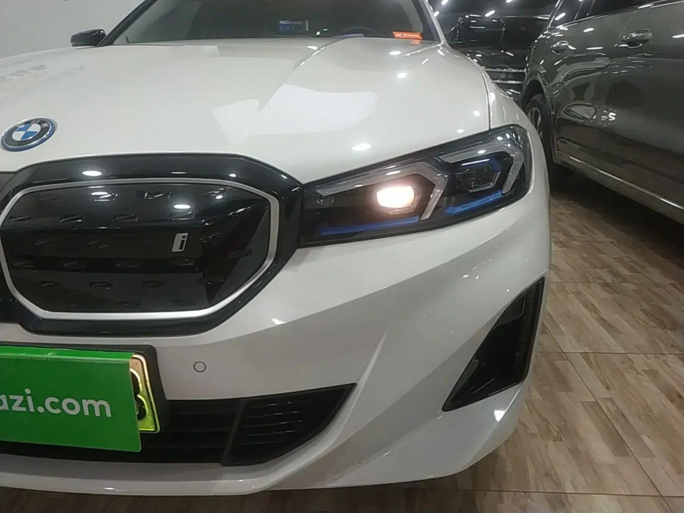 BMW i3 2024 eDrive 40 L Midnight Sports Package — миниатюра 9