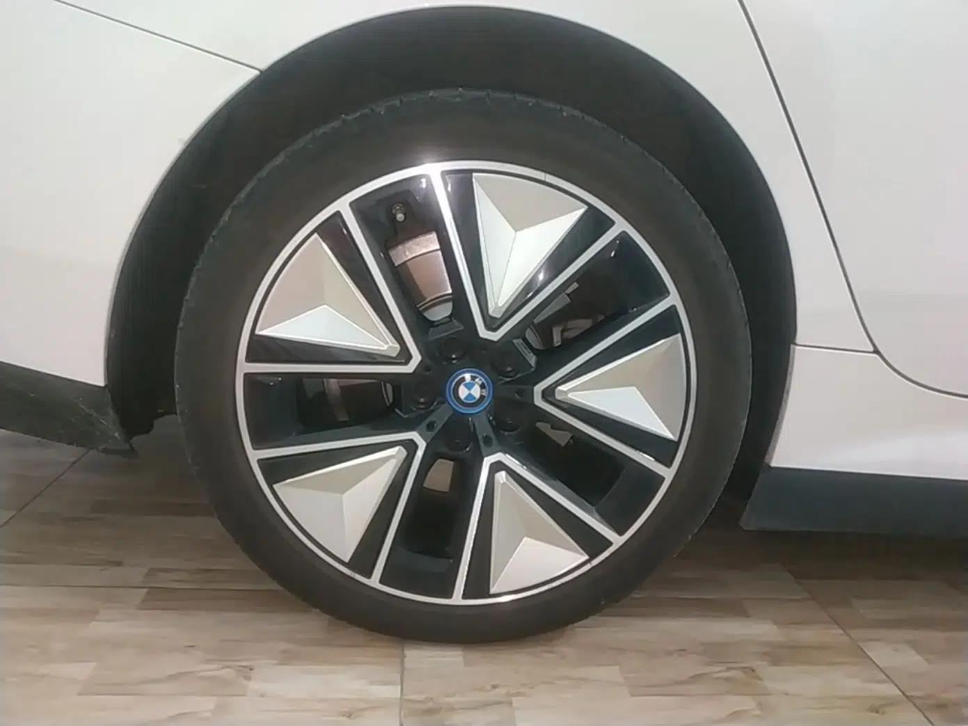 BMW i3 2024 eDrive 40 L Midnight Sports Package — миниатюра 10
