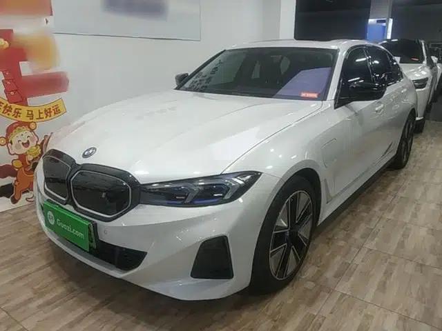 BMW i3 2024 eDrive 40 L Midnight Sports Package