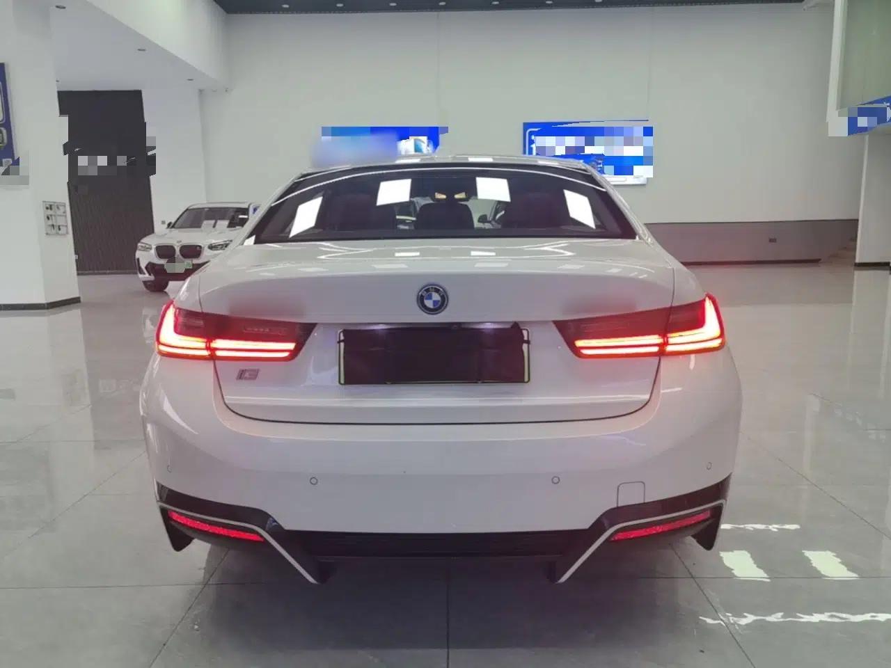 BMW i3 2023 eDrive 40 L Midnight Edition — миниатюра 5