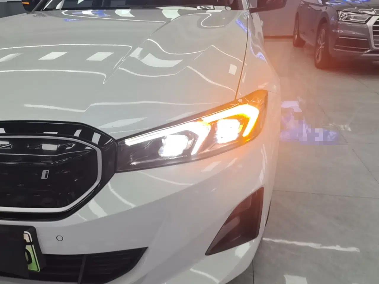 BMW i3 2023 eDrive 40 L Midnight Edition — миниатюра 9