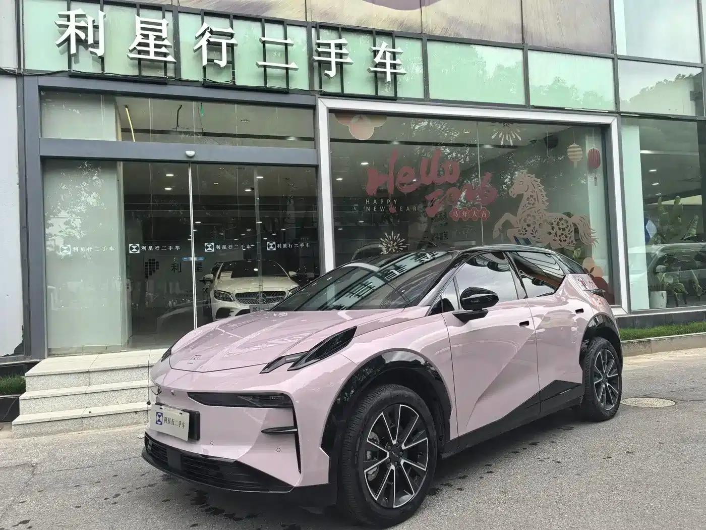 Jike X 2025 Five-Seat Four-Wheel Drive Sport Edition — миниатюра 1