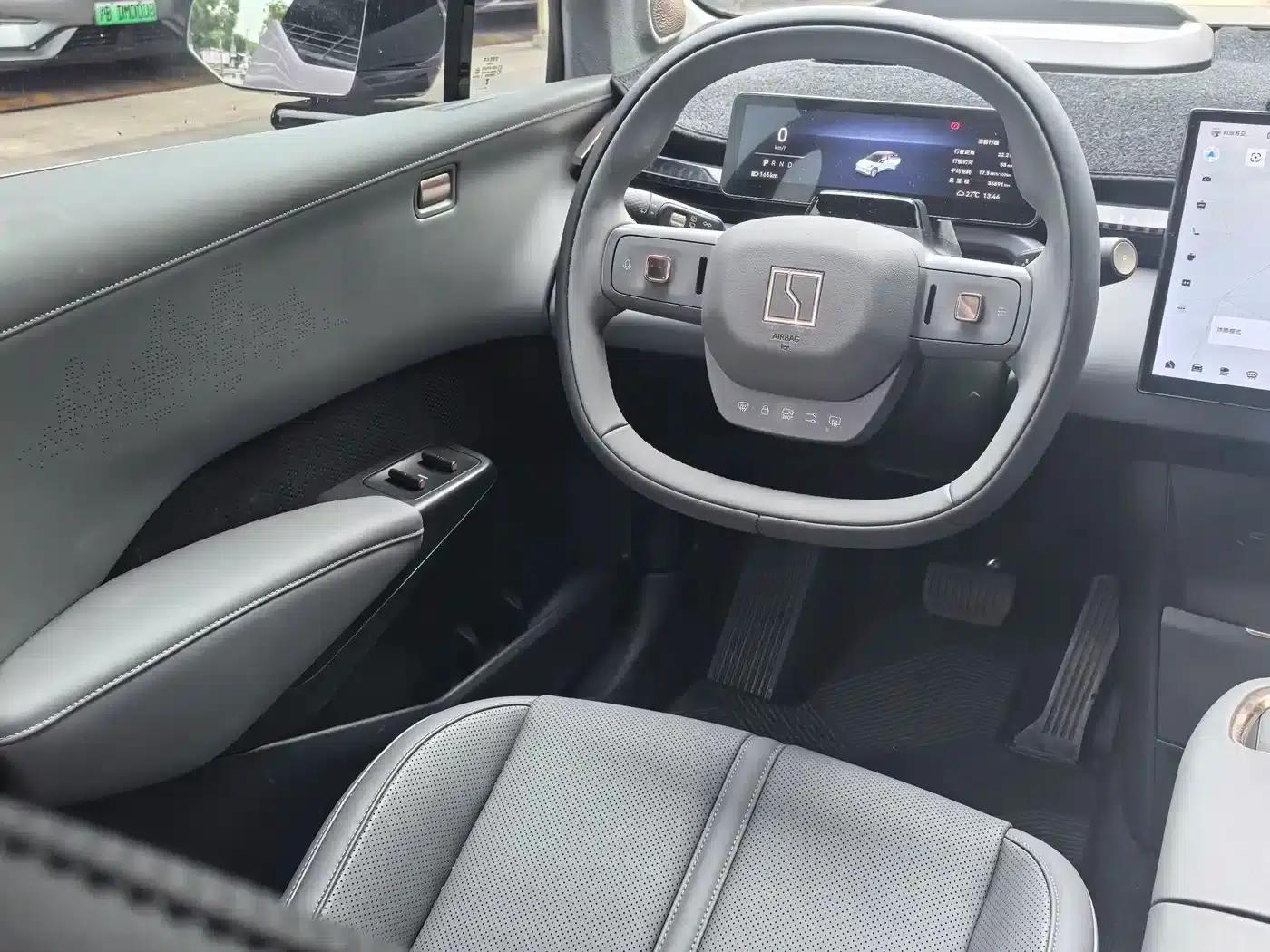 Jike X 2025 Five-Seat Four-Wheel Drive Sport Edition — миниатюра 16