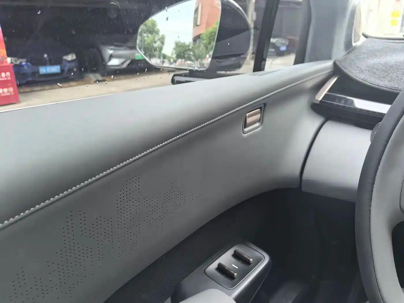 Jike X 2025 Five-Seat Four-Wheel Drive Sport Edition — миниатюра 8