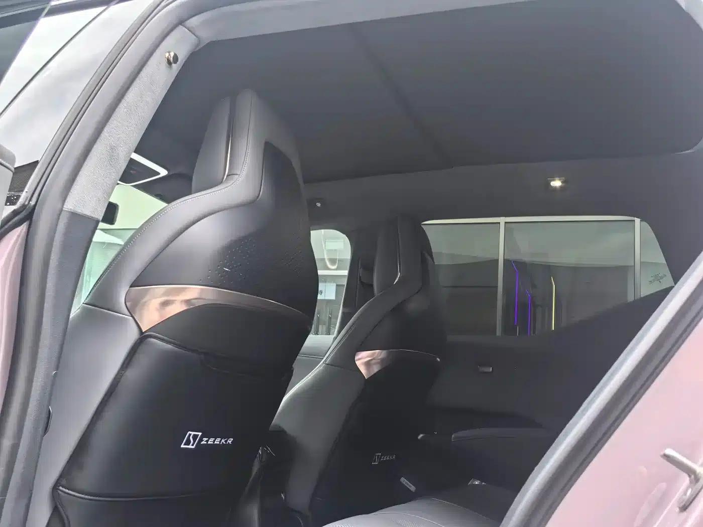 Jike X 2025 Five-Seat Four-Wheel Drive Sport Edition — миниатюра 10