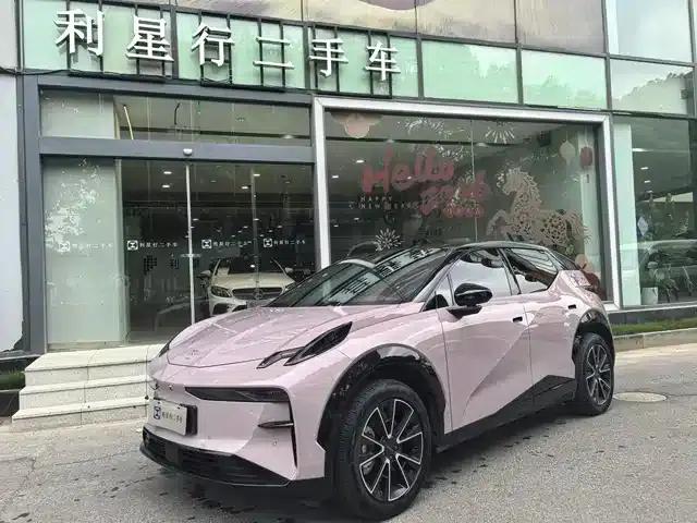 Jike X 2025 Five-Seat Four-Wheel Drive Sport Edition