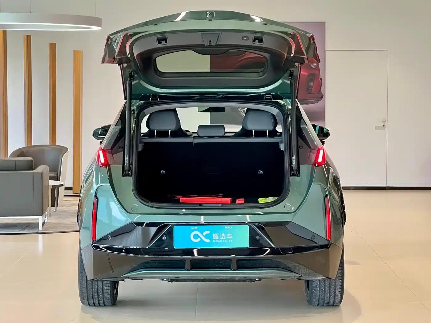 Jike X 2025 Five-Seat Four-Wheel Drive Sport Edition — миниатюра 16
