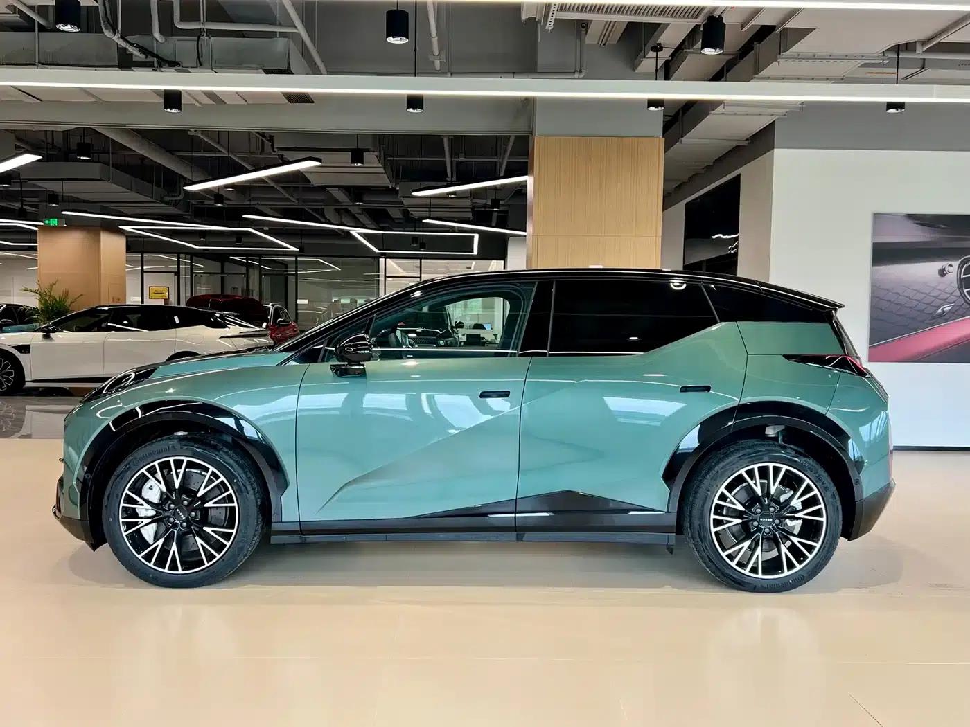 Jike X 2025 Five-Seat Four-Wheel Drive Sport Edition — миниатюра 3