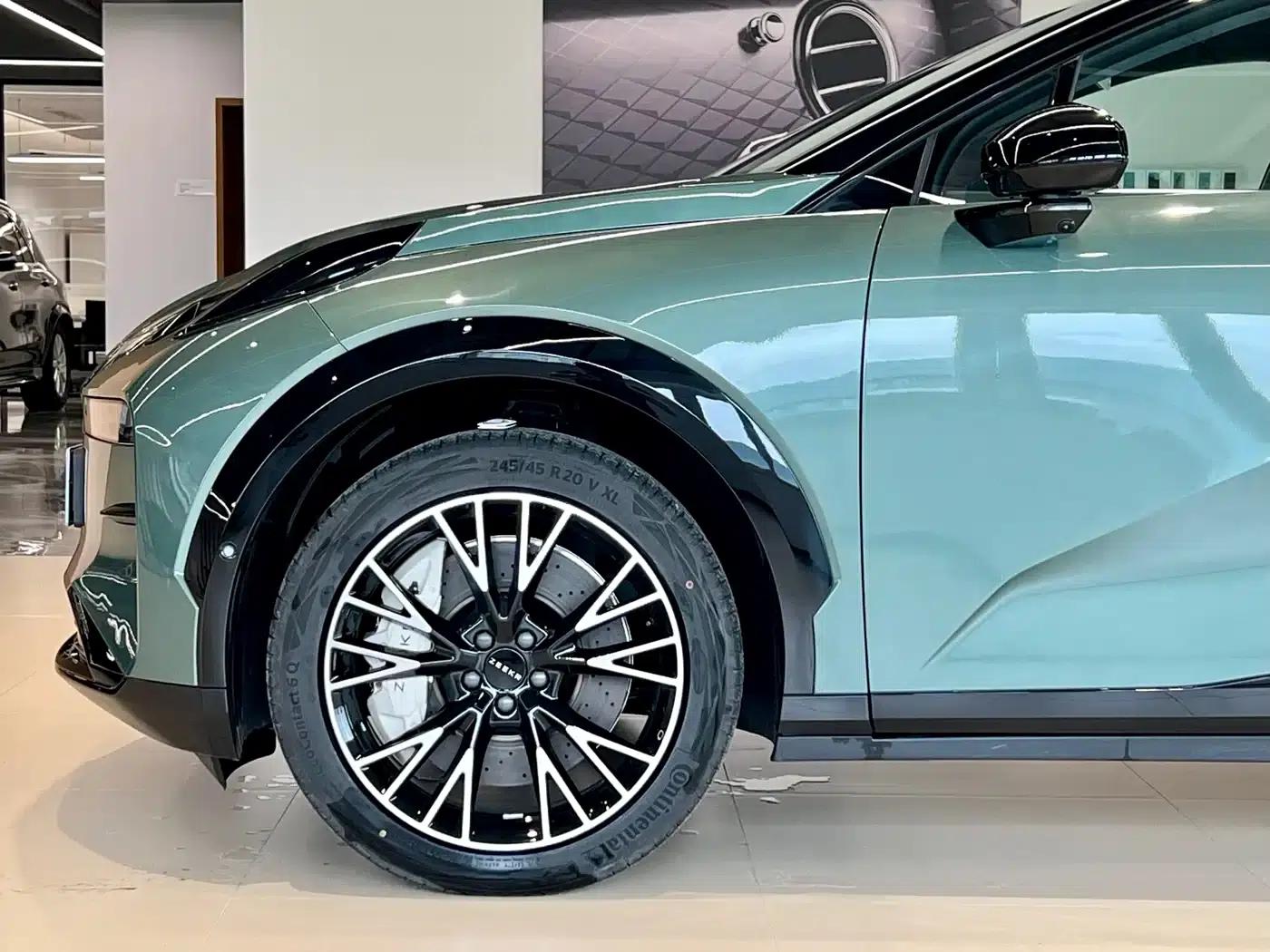 Jike X 2025 Five-Seat Four-Wheel Drive Sport Edition — миниатюра 4