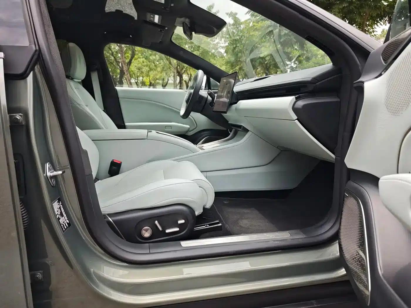 Jike 007 2025 Long Range 4WD Intelligent Driving Edition 100kWh — миниатюра 13