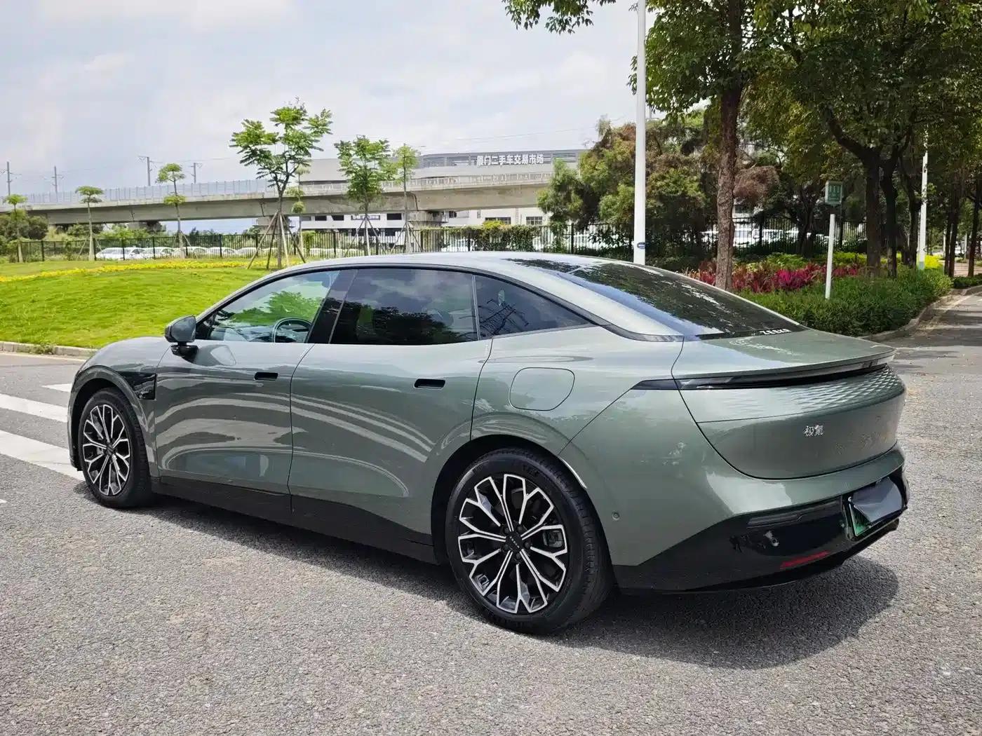 Jike 007 2025 Long Range 4WD Intelligent Driving Edition 100kWh — миниатюра 14