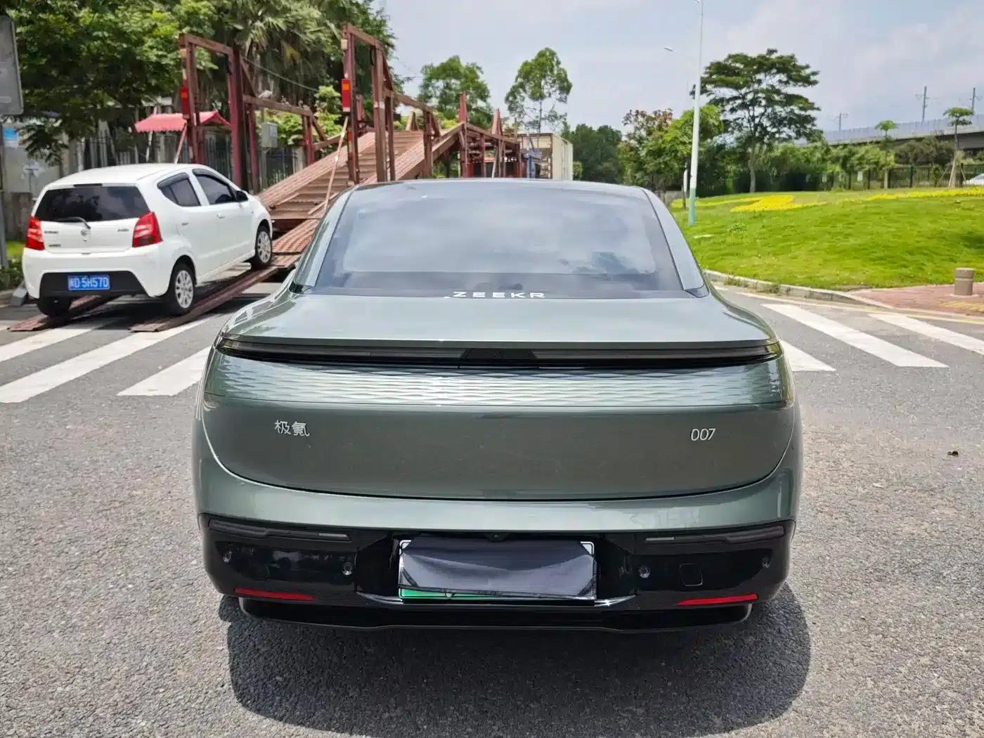 Jike 007 2025 Long Range 4WD Intelligent Driving Edition 100kWh — миниатюра 16