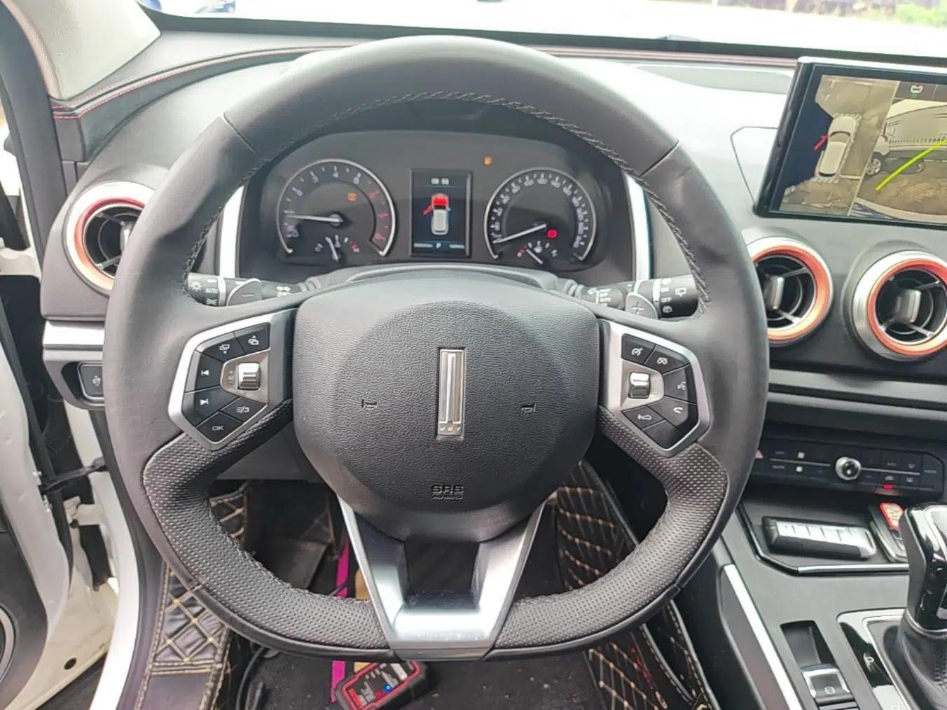 Wey VV5 2019 Upgraded Model 2.0T Two-Wheel Drive Ultra-Luxury Version China V Standard — миниатюра 14