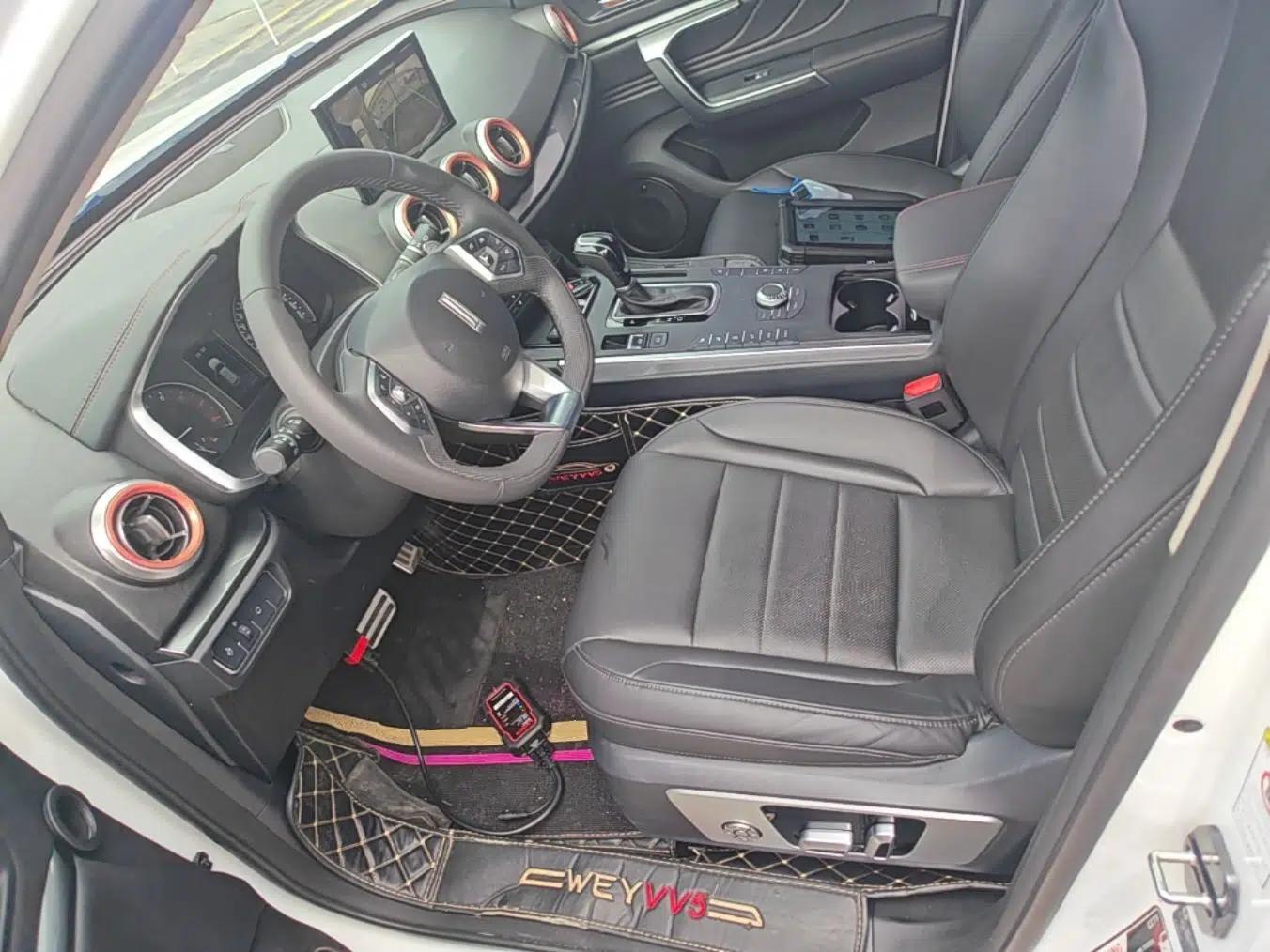 Wey VV5 2019 Upgraded Model 2.0T Two-Wheel Drive Ultra-Luxury Version China V Standard — миниатюра 18