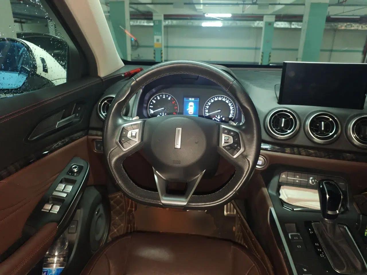 Wey VV5 2019 Upgraded Model 2.0T Two-Wheel Drive Ultra-Luxury Version China VI Standard — миниатюра 11