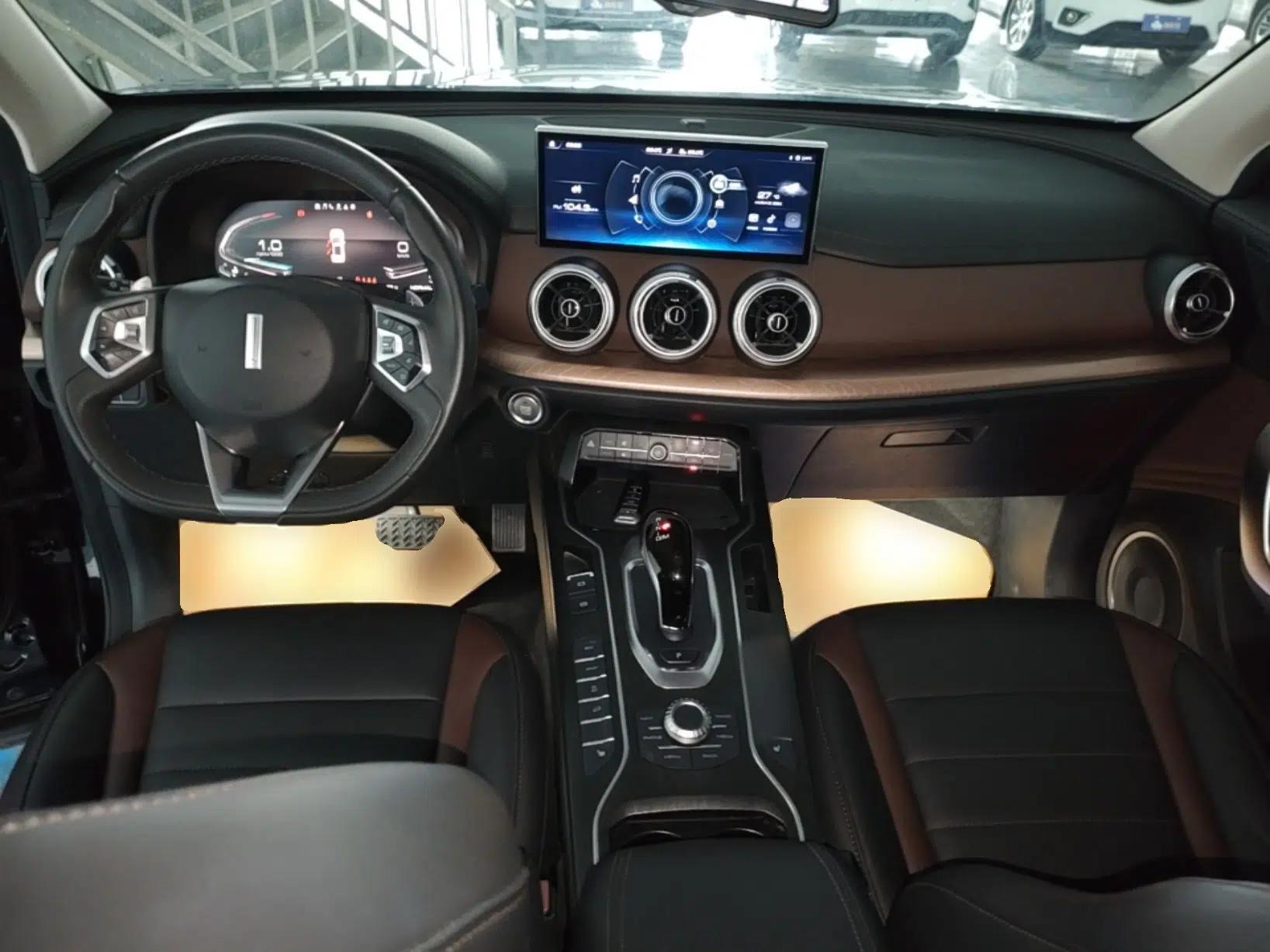 Wey VV5 2021 1.5T Two-Wheel Drive Smart Pioneer — миниатюра 13