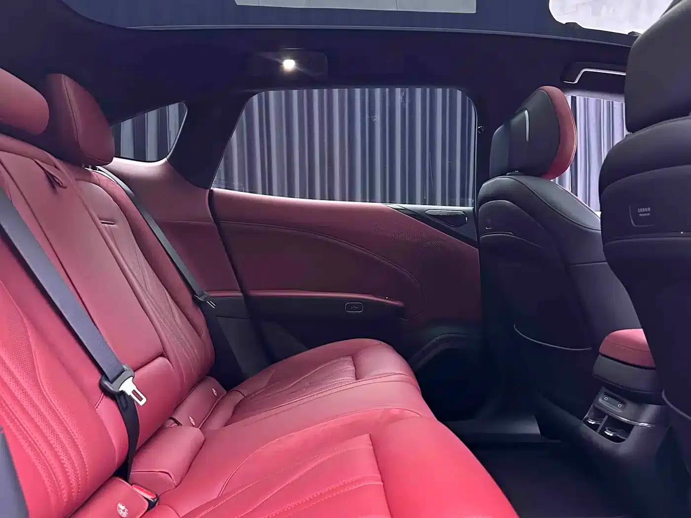 Jike 007GT 2025 Rear-Wheel Drive Intelligent Driving Edition 75kWh — миниатюра 15