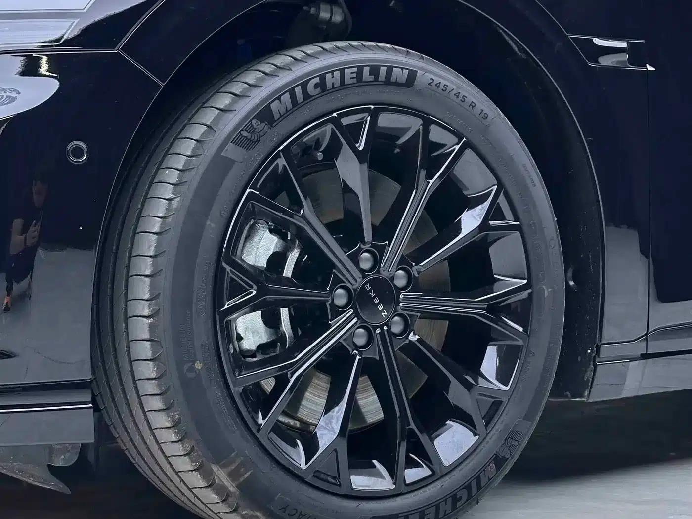 Jike 007GT 2025 Rear-Wheel Drive Intelligent Driving Edition 75kWh — миниатюра 4