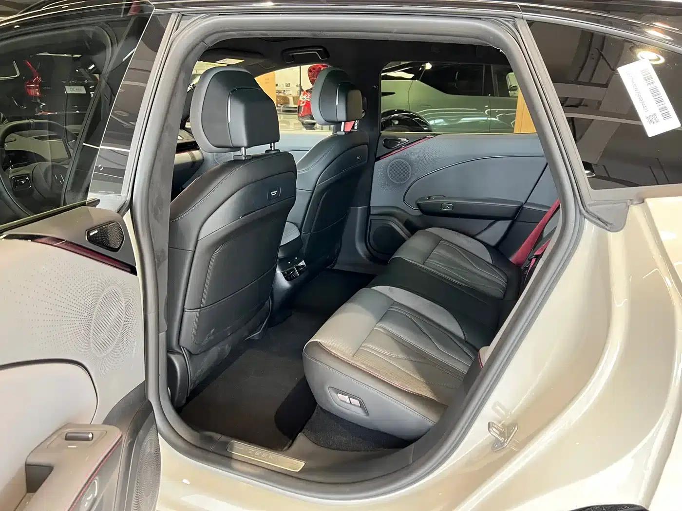 Jike 007GT 2025 Long Range Rear-Wheel Drive Intelligent Driving Edition 100kWh — миниатюра 8