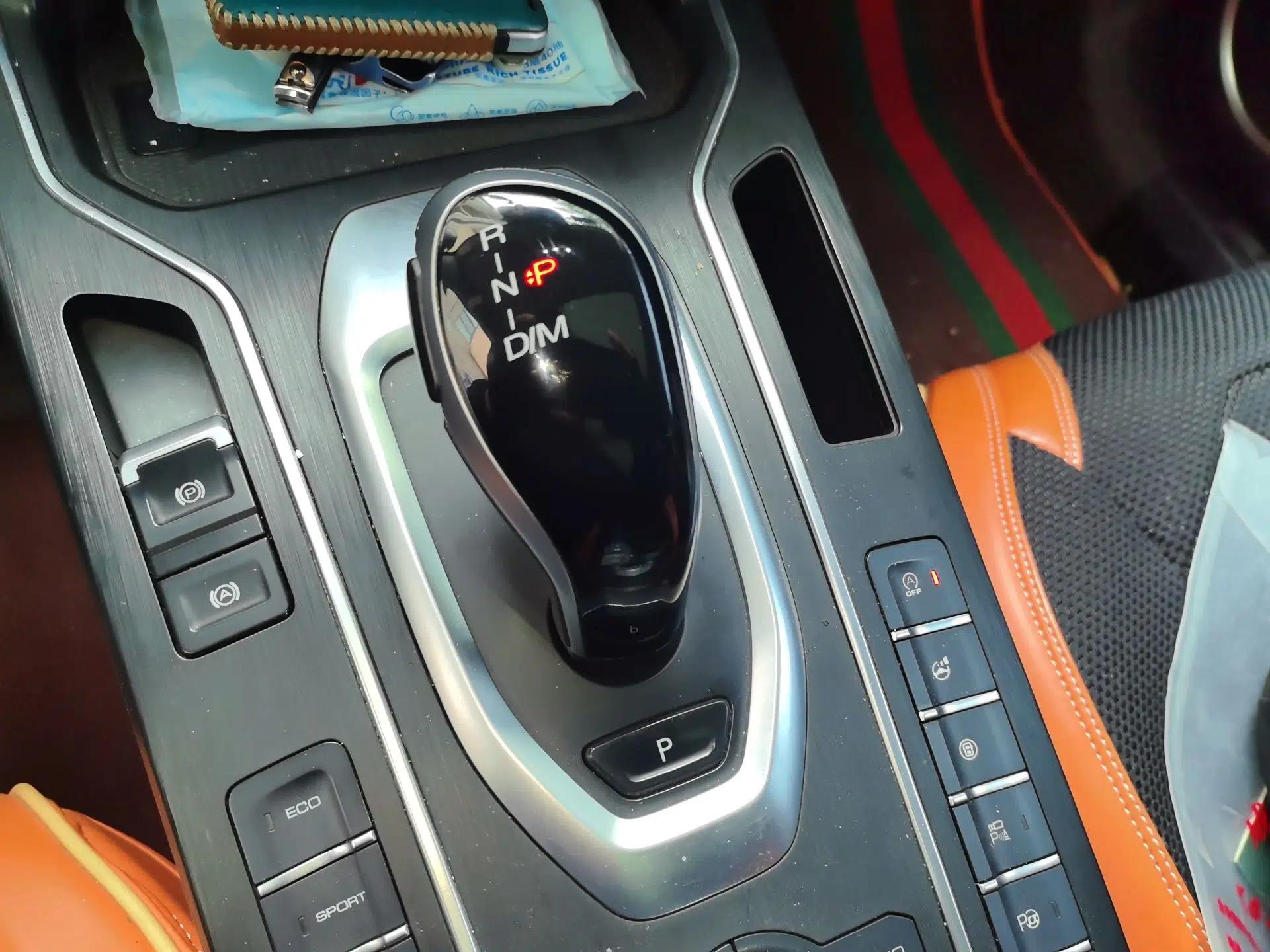 Wey VV6 2018 2.0T Two-Wheel Drive Flagship Version China V Standard — миниатюра 15