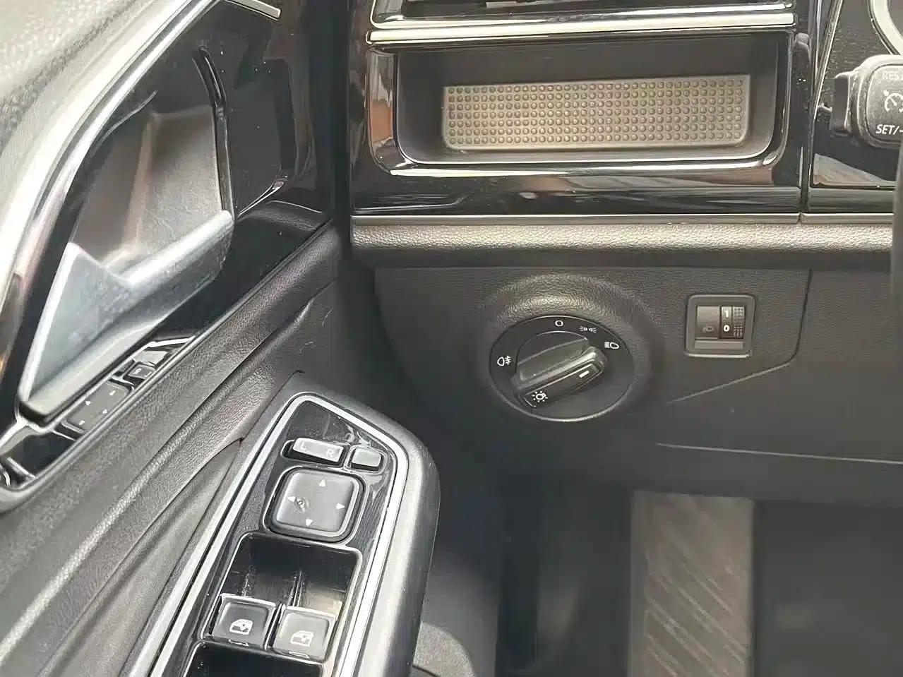 Jetta VS5 2022 280TSI Automatic Enjoyment Edition — миниатюра 16