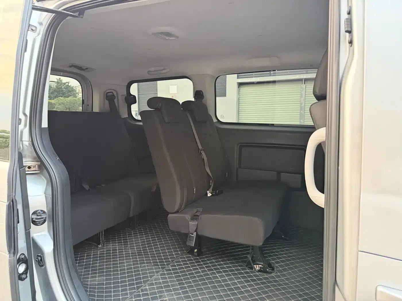 Refine M3 2022 PLUS 1.8L 7-seater Standard Edition — миниатюра 6