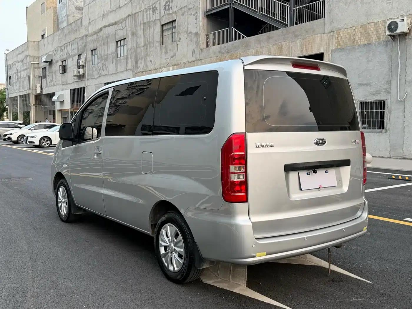 Refine M3 2022 PLUS 1.8L 7-seater Standard Edition — миниатюра 7