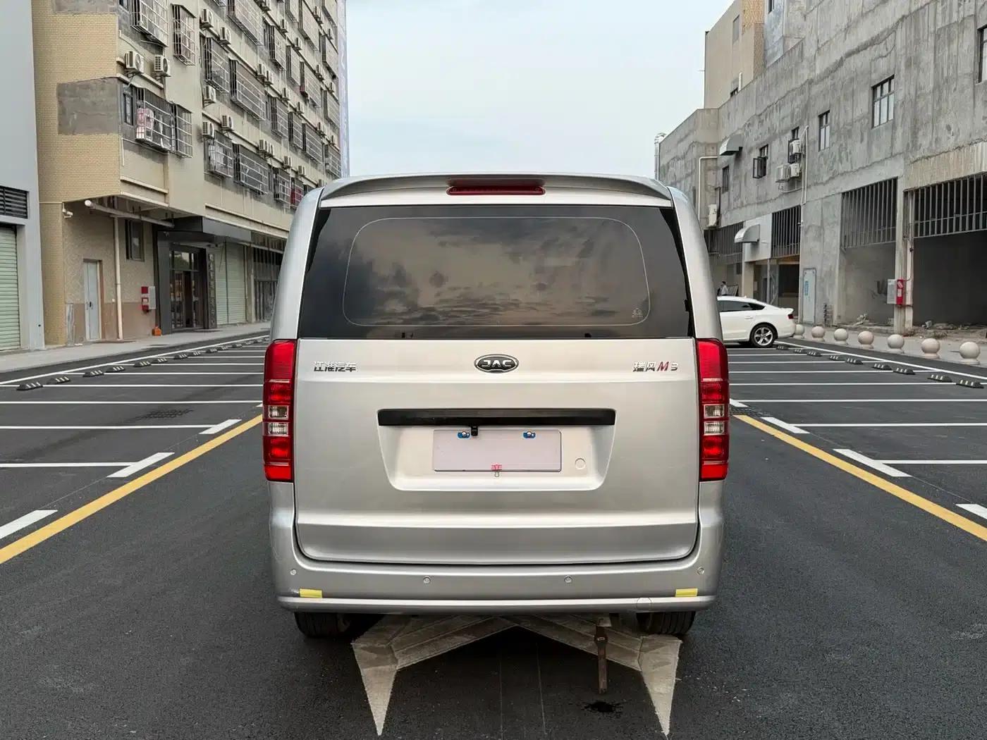 Refine M3 2022 PLUS 1.8L 7-seater Standard Edition — миниатюра 8