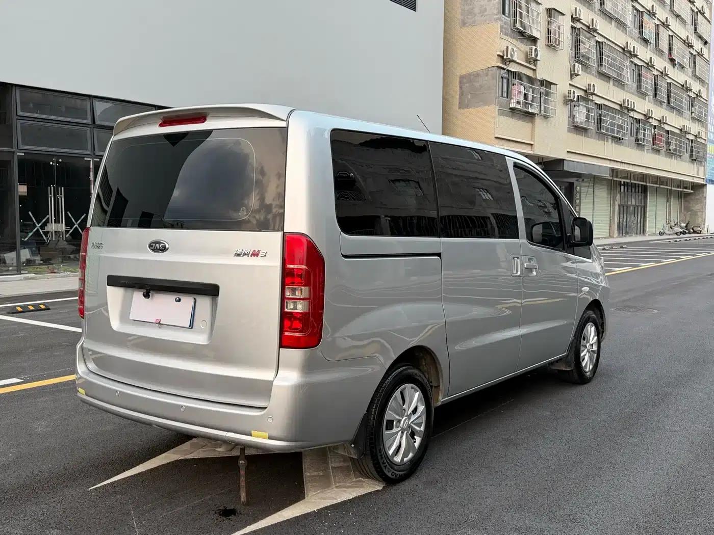 Refine M3 2022 PLUS 1.8L 7-seater Standard Edition — миниатюра 9