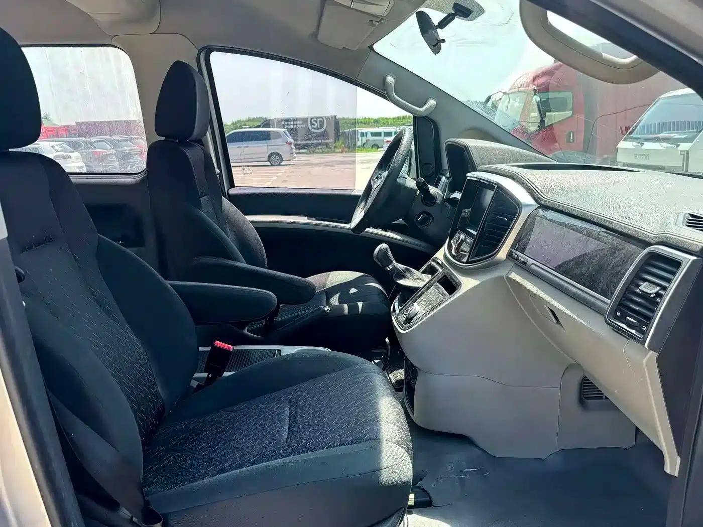 Refine M4 2016 2.0L Manual Deluxe Edition — миниатюра 11
