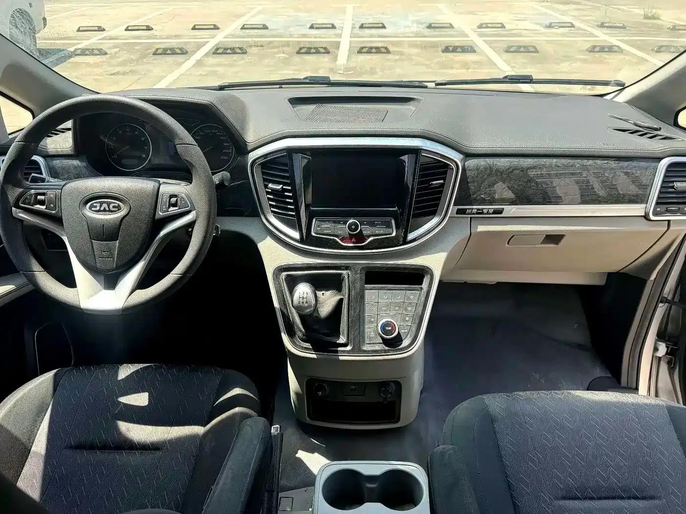 Refine M4 2016 2.0L Manual Deluxe Edition — миниатюра 10