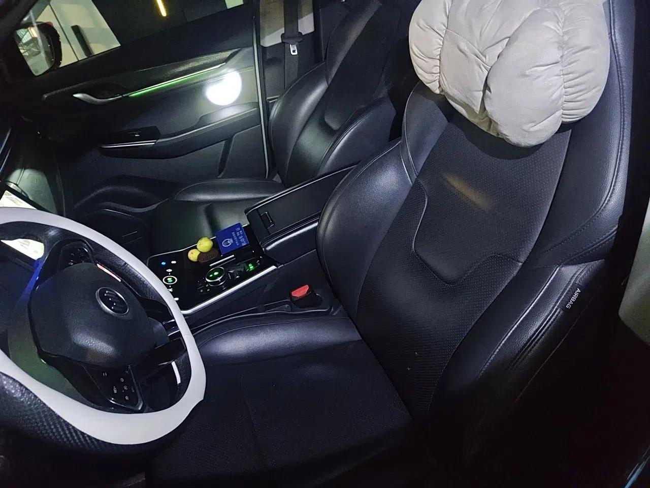 WM Motor EX6 2020 Plus 6-Seater Nex Exploration Edition — миниатюра 16